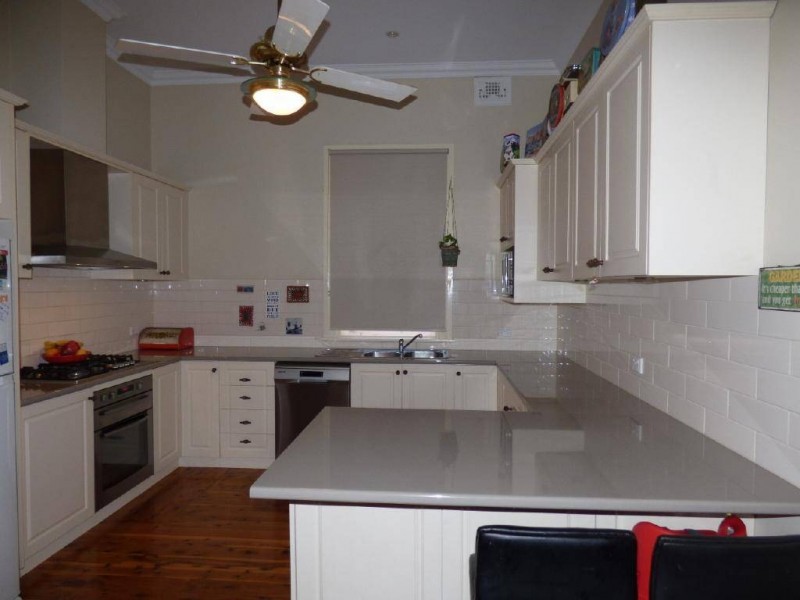 17 Temora Street, Cootamundra NSW 2590