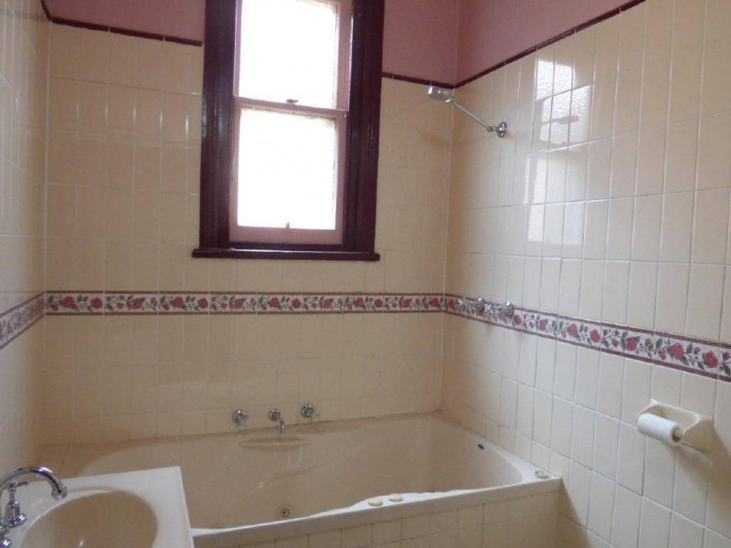 78 Sutton Street, Cootamundra NSW 2590