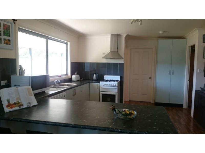 108 Whites Lane, Stockinbingal NSW 2725