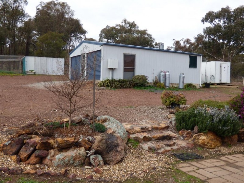 108 Whites Lane, Stockinbingal NSW 2725