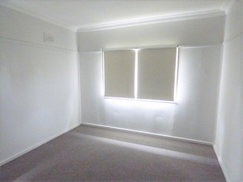 4 Bullecourt Street, Cootamundra NSW 2590