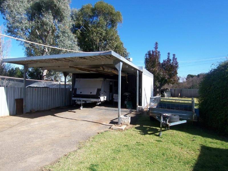 4 George Street, Cootamundra NSW 2590