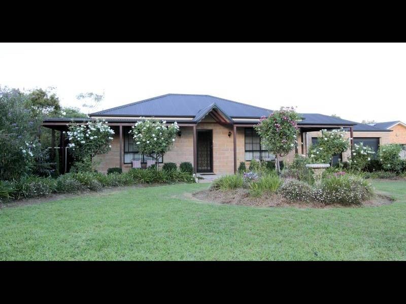 4 Boyd Street, Cootamundra NSW 2590