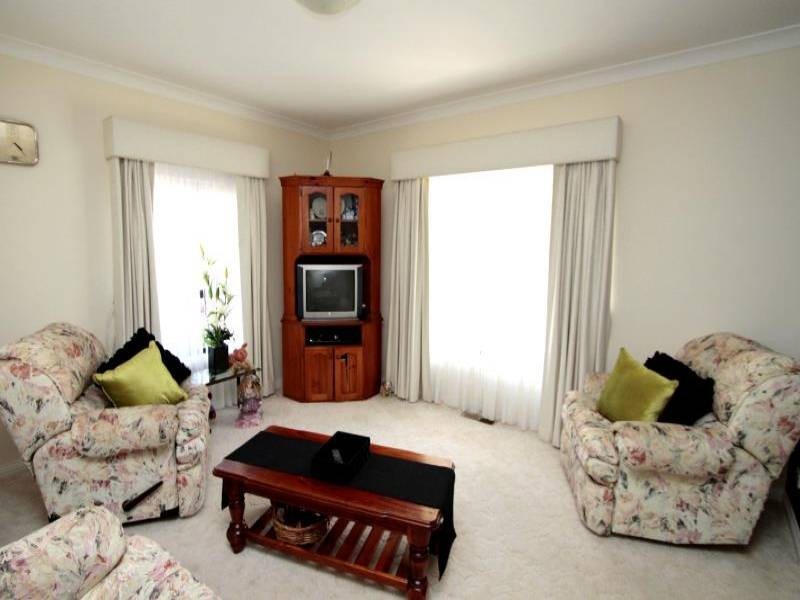 4 Boyd Street, Cootamundra NSW 2590