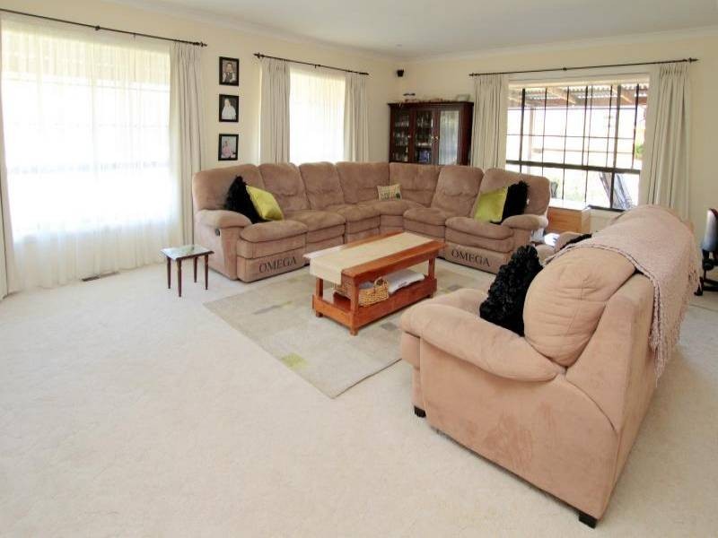 4 Boyd Street, Cootamundra NSW 2590