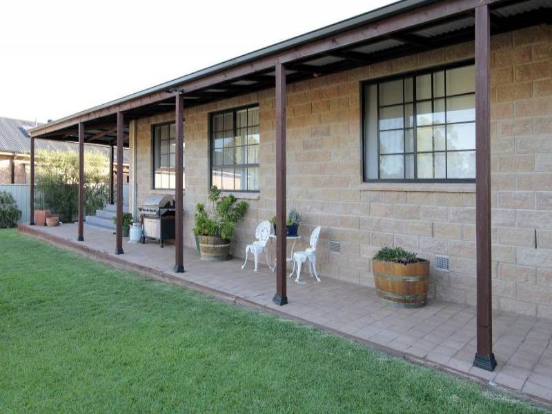 4 Boyd Street, Cootamundra NSW 2590