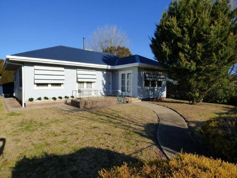 62 Olney Street, Cootamundra NSW 2590