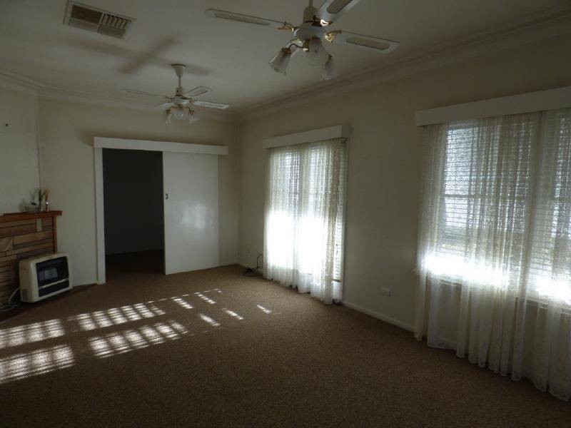 62 Olney Street, Cootamundra NSW 2590