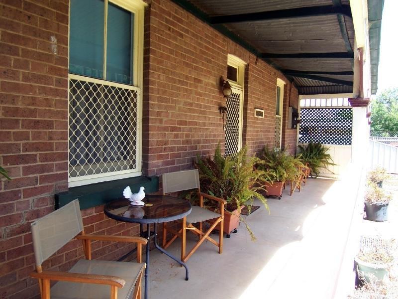 6 Justin Street, Cootamundra NSW 2590