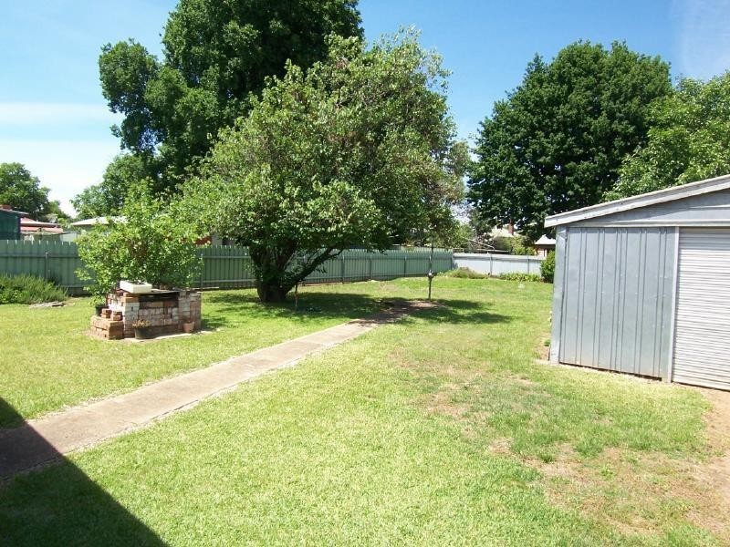 6 Justin Street, Cootamundra NSW 2590