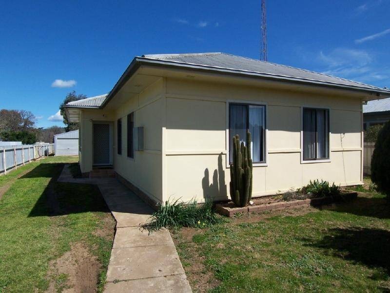17 Wills Street, Cootamundra NSW 2590