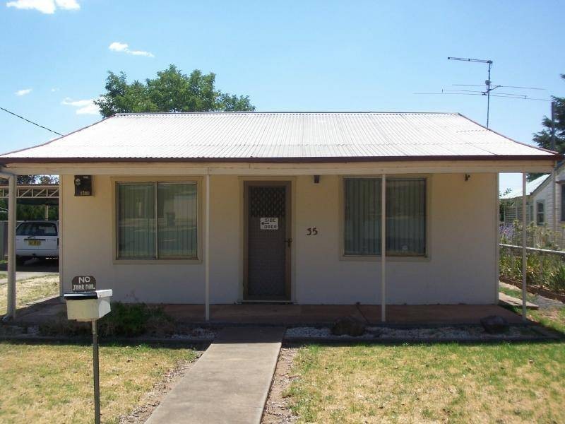 35 Sutton Street, Cootamundra NSW 2590