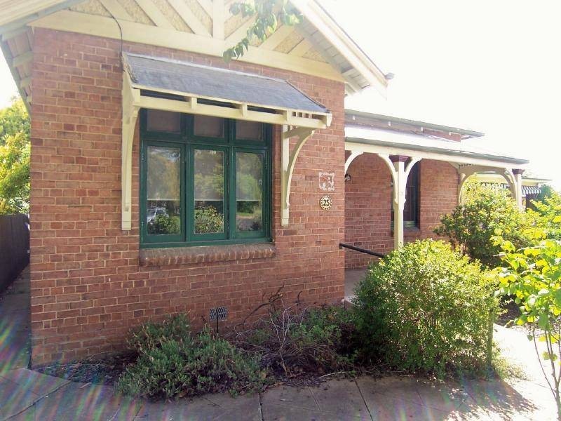 25 Thompson Street, Cootamundra NSW 2590