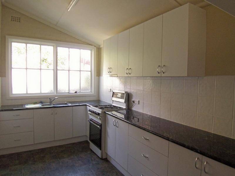 25 Thompson Street, Cootamundra NSW 2590