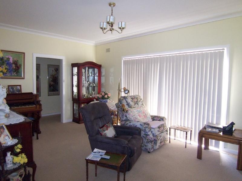 4 Poole Street, Cootamundra NSW 2590