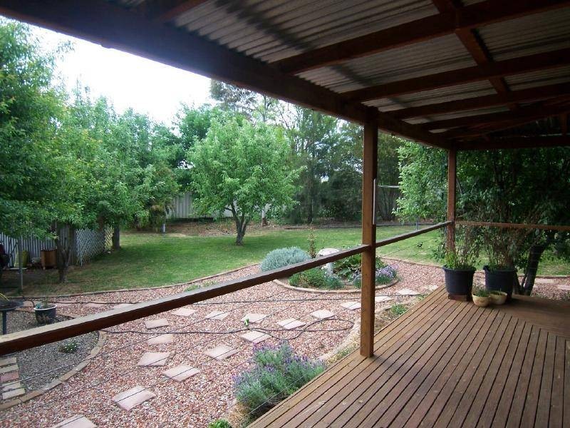 1 Bridge Street, Gundagai NSW 2722