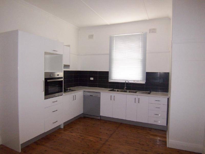 50 Crown Street, Cootamundra NSW 2590