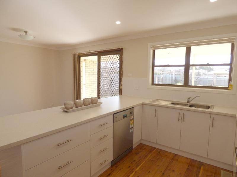 91 Adams Street, Cootamundra NSW 2590