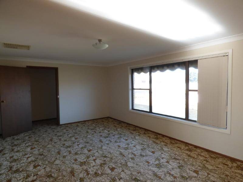 91 Adams Street, Cootamundra NSW 2590