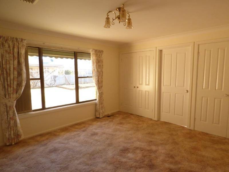 91 Adams Street, Cootamundra NSW 2590