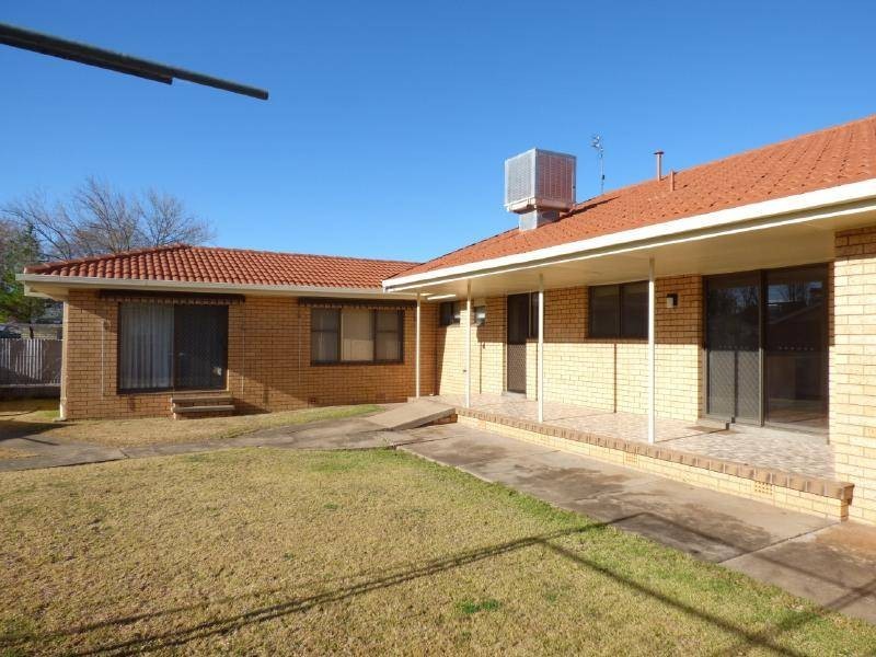 91 Adams Street, Cootamundra NSW 2590