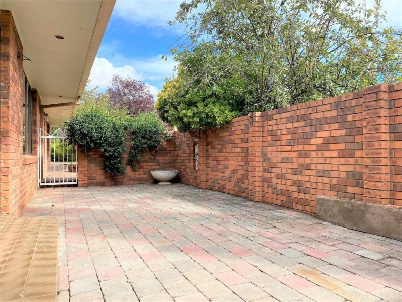 1 Minkara Avenue, Cootamundra NSW 2590
