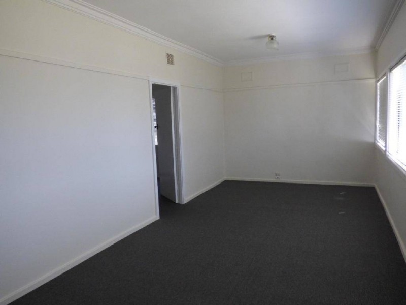 2 Bullecourt Street, Cootamundra NSW 2590