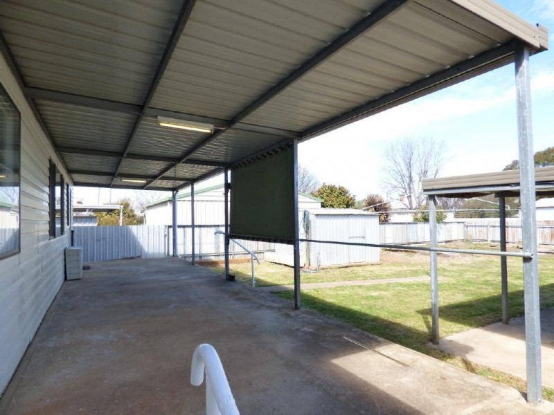 2 Bullecourt Street, Cootamundra NSW 2590