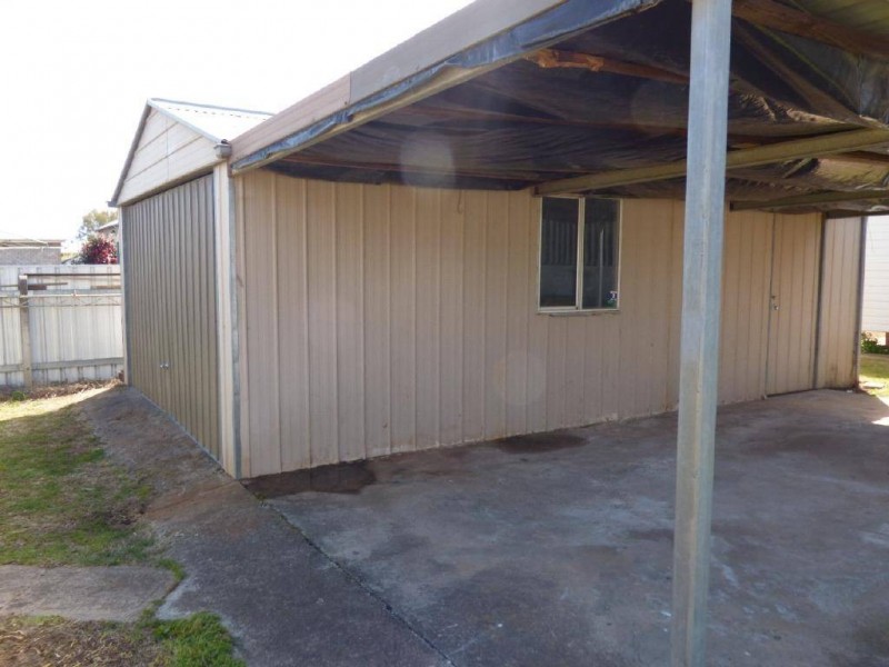 2 Bullecourt Street, Cootamundra NSW 2590