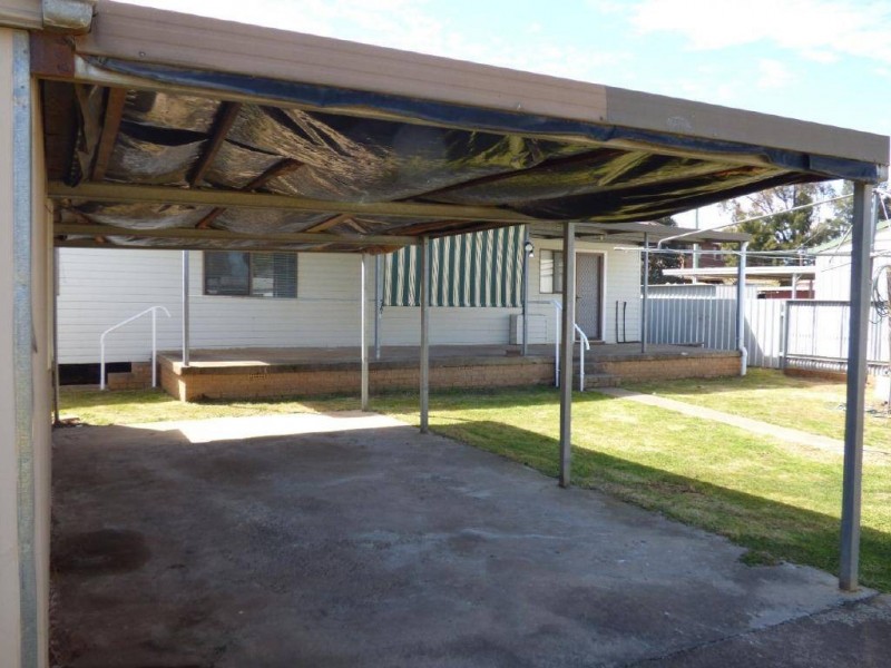 2 Bullecourt Street, Cootamundra NSW 2590