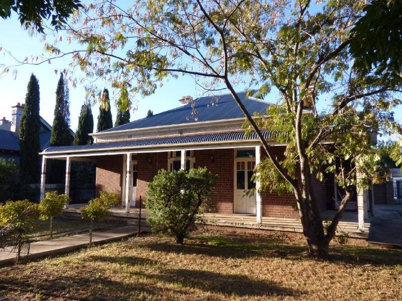 5 Adams Street, Cootamundra NSW 2590