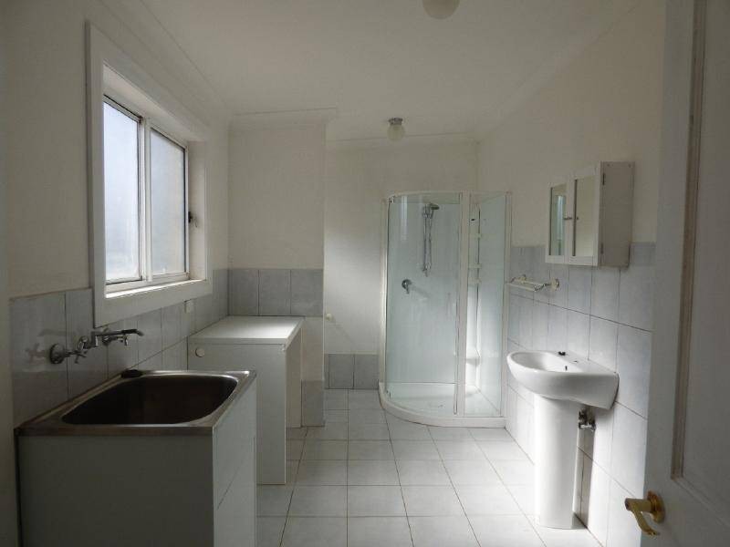 5 Adams Street, Cootamundra NSW 2590
