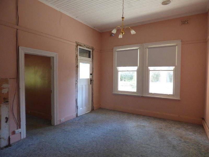 5 Adams Street, Cootamundra NSW 2590