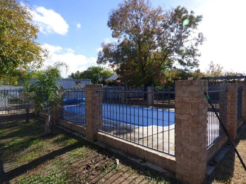 5 Adams Street, Cootamundra NSW 2590