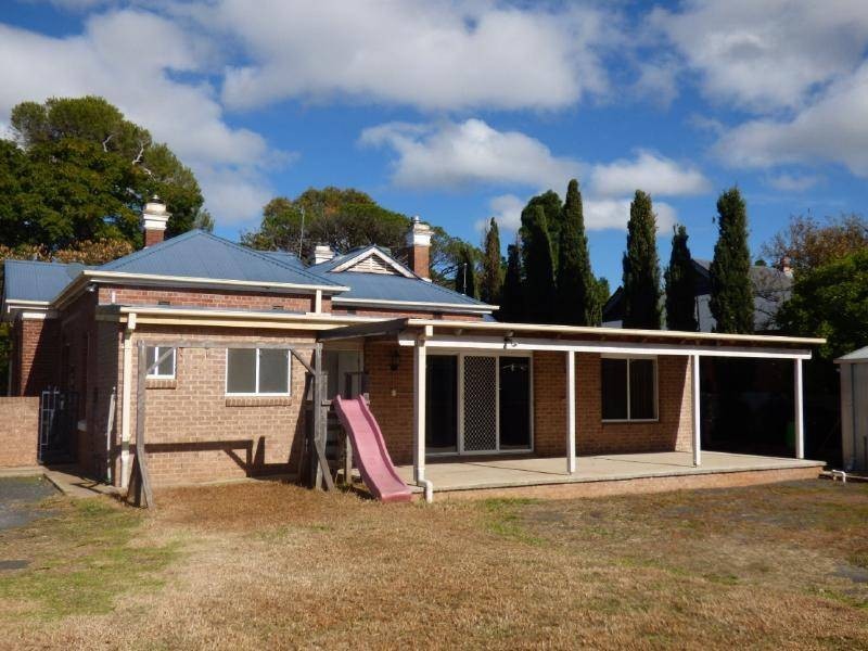 5 Adams Street, Cootamundra NSW 2590