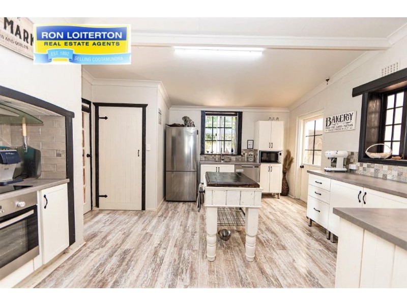 18 King Street, Cootamundra NSW 2590