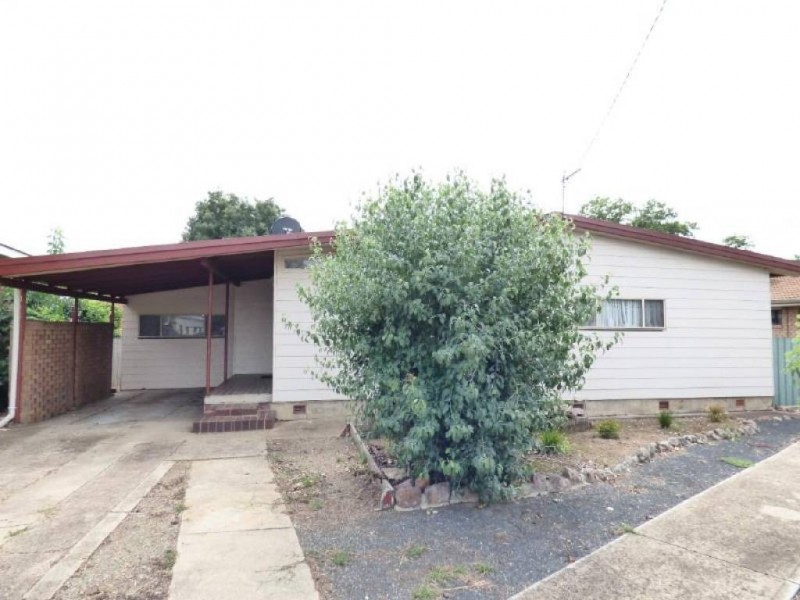 77 Temora Street, Cootamundra NSW 2590