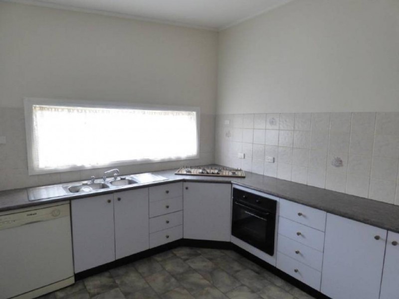 77 Temora Street, Cootamundra NSW 2590