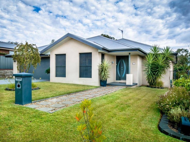 42 Matilda Avenue, Cootamundra NSW 2590