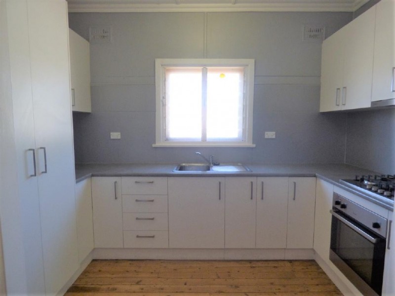 30 Cowcumbla Street, Cootamundra NSW 2590