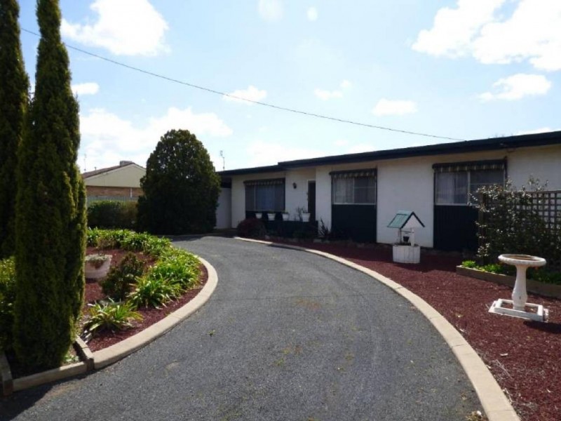 5 Elizabeth Street, Cootamundra NSW 2590