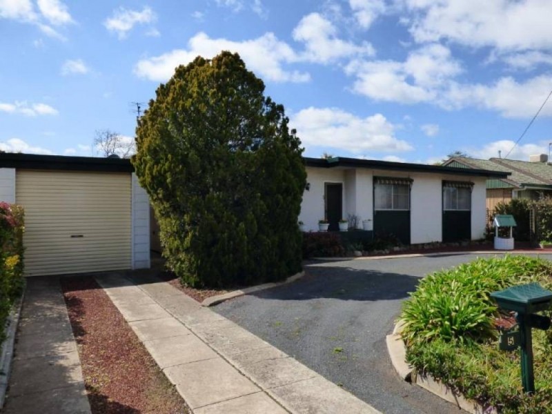 5 Elizabeth Street, Cootamundra NSW 2590