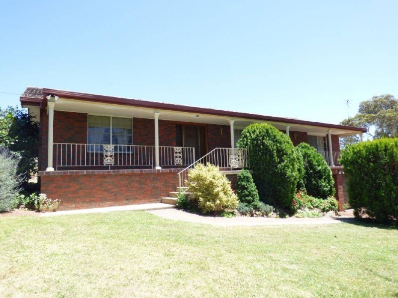 205 Thompson Street, Cootamundra NSW 2590