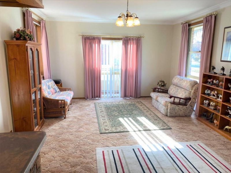 5 Dickson Street, Cootamundra NSW 2590