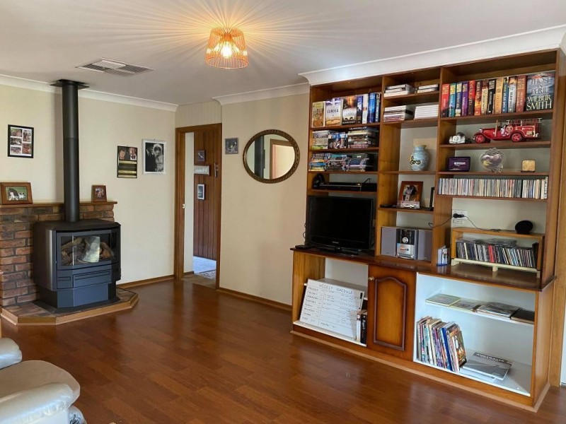 5 Dickson Street, Cootamundra NSW 2590