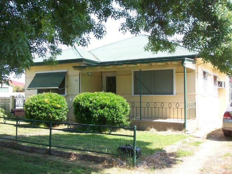 30 Cowcumbla Street, Cootamundra NSW 2590