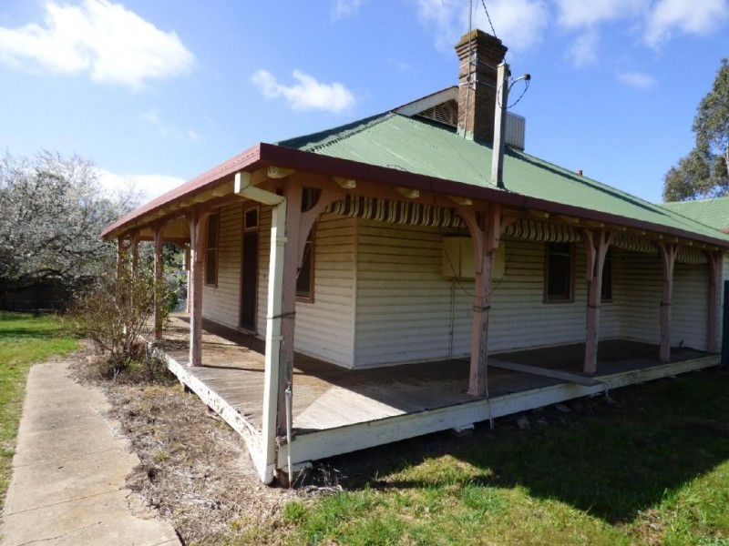 13 Queen Street, Wallendbeen NSW 2588