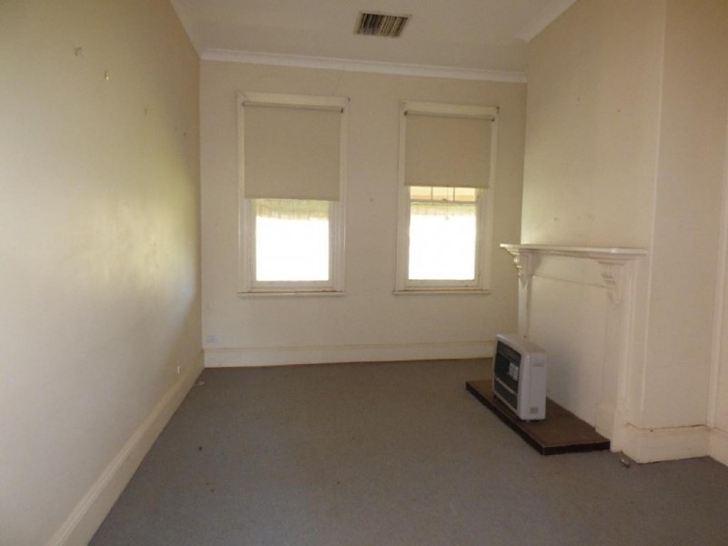 13 Queen Street, Wallendbeen NSW 2588