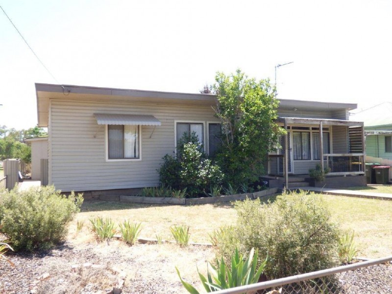 71 Hurley Street, Cootamundra NSW 2590
