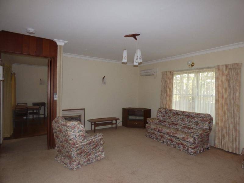 11 Adams Street, Cootamundra NSW 2590